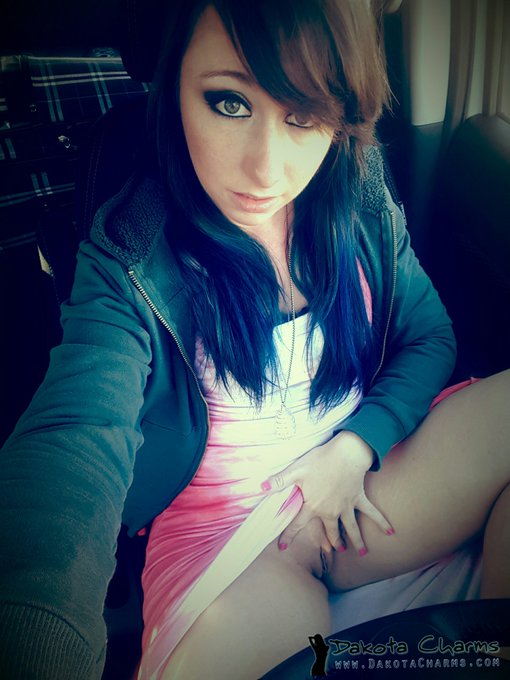 When I have to wait in a car I touch my self ;-) #upskirt #dakotacharms #selfie #cooter #upskirting https://t