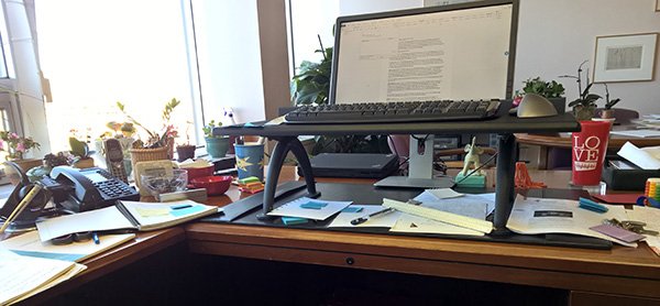 B2Community's tweet photo. How Much Clutter Is Okay? https://t.co/Oz02z2W3mf https://t.co/iKxy8ttjZK