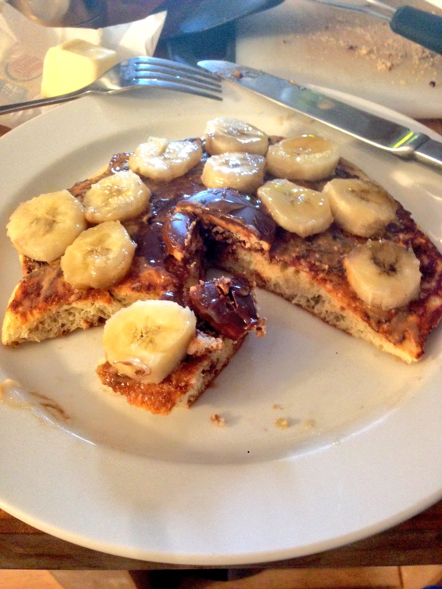 crosbuckle's tweet photo. Thank you @girlscouts for helping make my #Tagalong banana pancake dream a reality https://t.co/4SYvLpmNHh