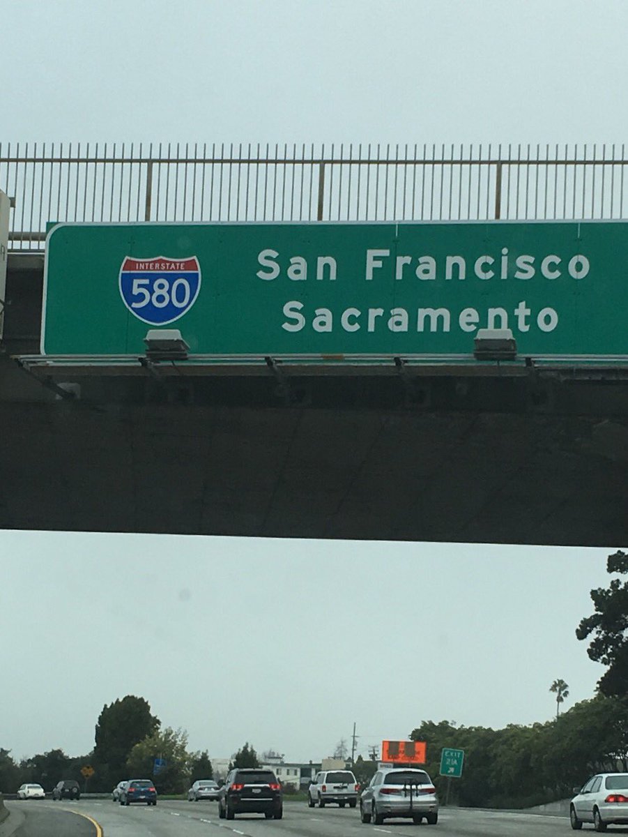 lifewkate's tweet photo. Giants! Here we come! #sanfrancisco #sfgiants #sfFanfest #lifewithkate 😀🤗👍🏻⚾️ https://t.co/bqXCDj7qiN