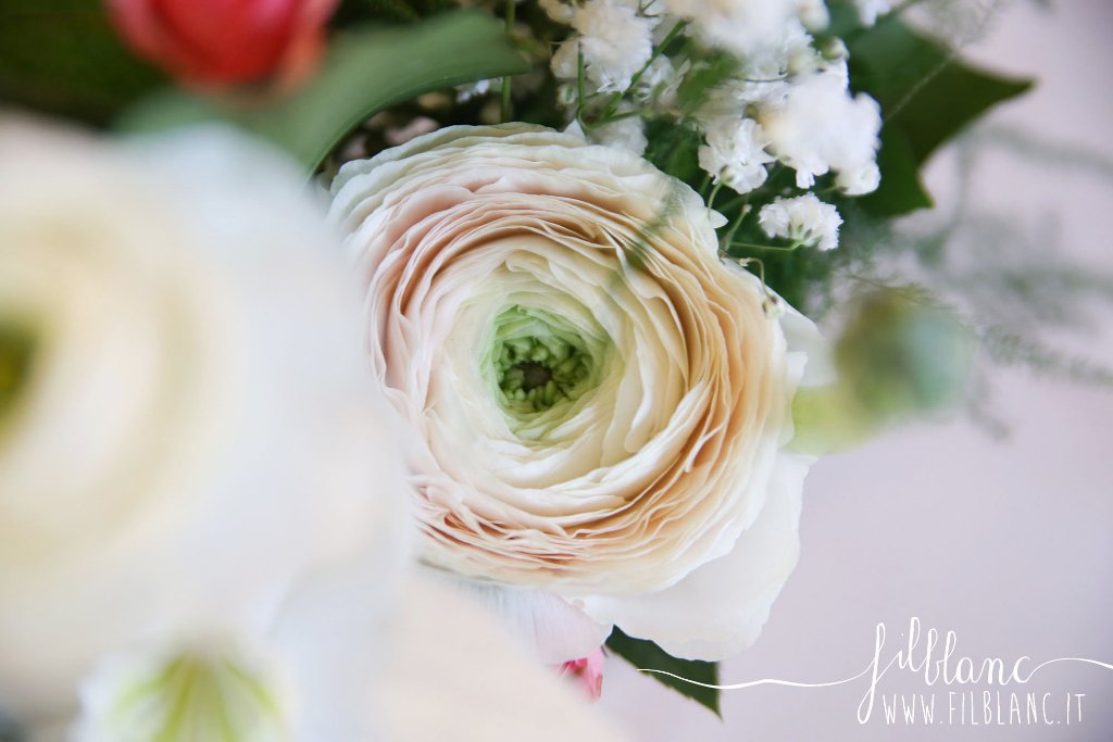 KerriSPesso's tweet photo. RT https://t.co/Fuy4rHRi7o #weddinginspiration #weddingflowers #flowerpower #fabiodaddante #fioridafavola #brideb… https://t.co/5m6BhNZJUi