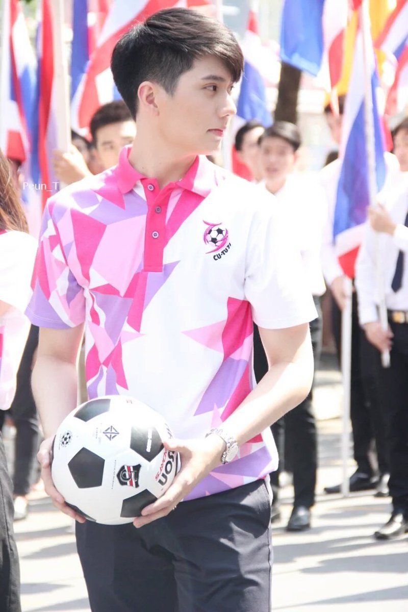 kujiyun's tweet photo. บอกเขาไปว่าชั้นชอบเขา >< #จะเข้าจุฬาให้ได้ #TUCUBall71 #CUcuteboy #CUTU71 #inpitar https://t.co/QYVP4TCGD5