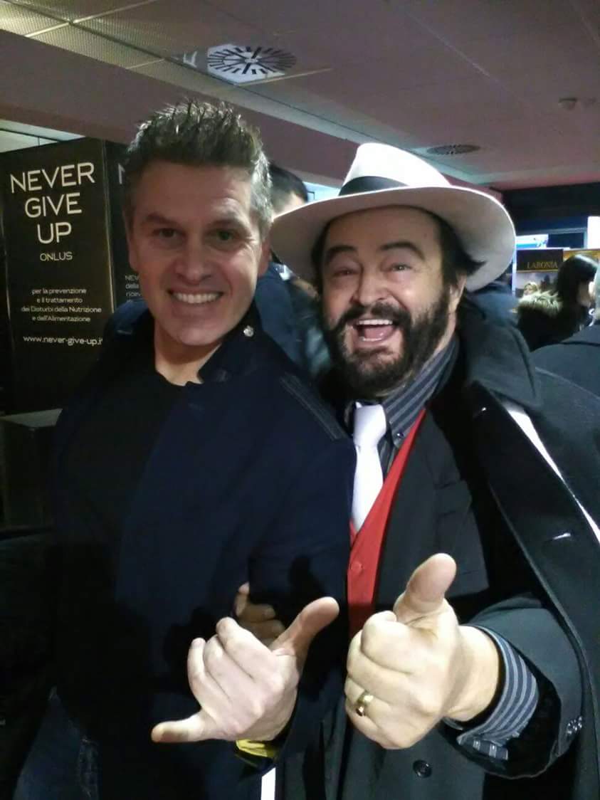 FriuliDocUdine's tweet photo. Festival di Sanremo 2016: l'evoluzione continua Gigi Nardini con Giovanni Miani entrambi Friulani Doc https://t.co/jug5qb1MXF