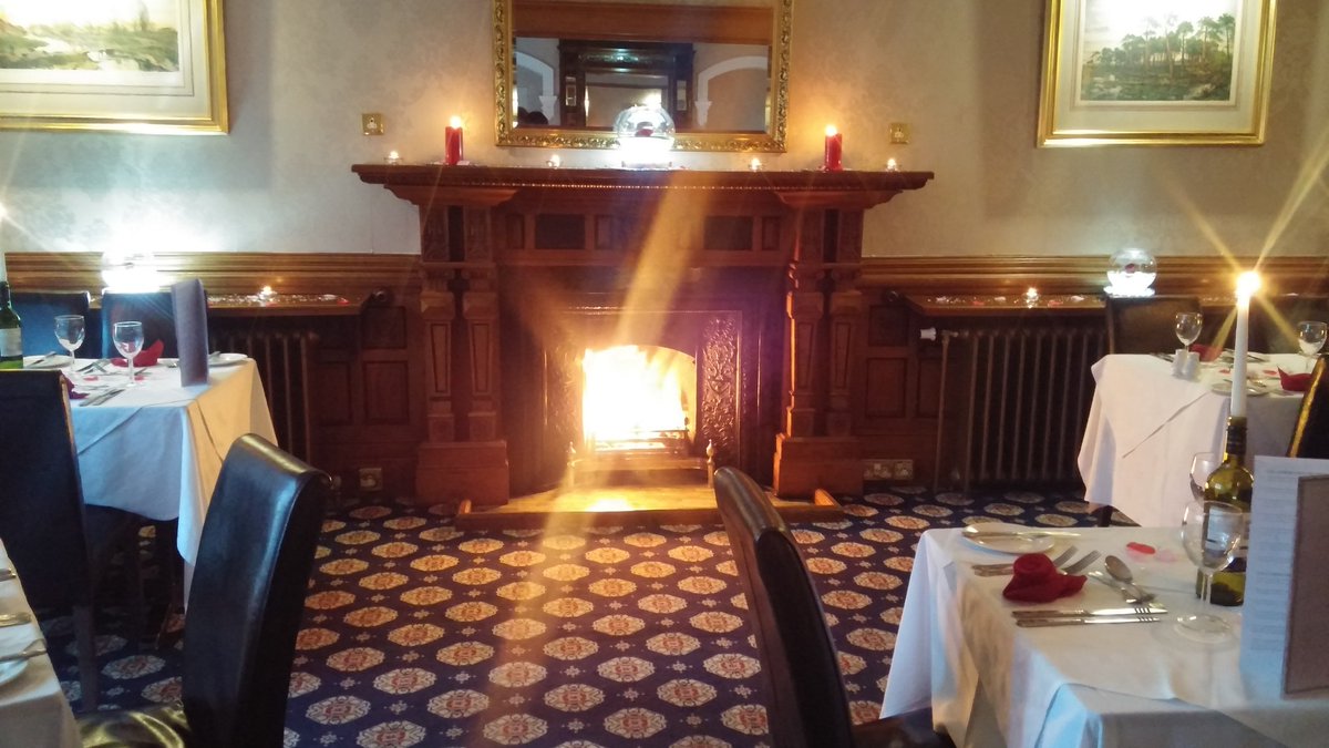 BWOaks's tweet photo. Almost set for our romantic evening tonight at the Oaks! #Valentine #romantic #yourperfectnight https://t.co/tJC8bsUE7h