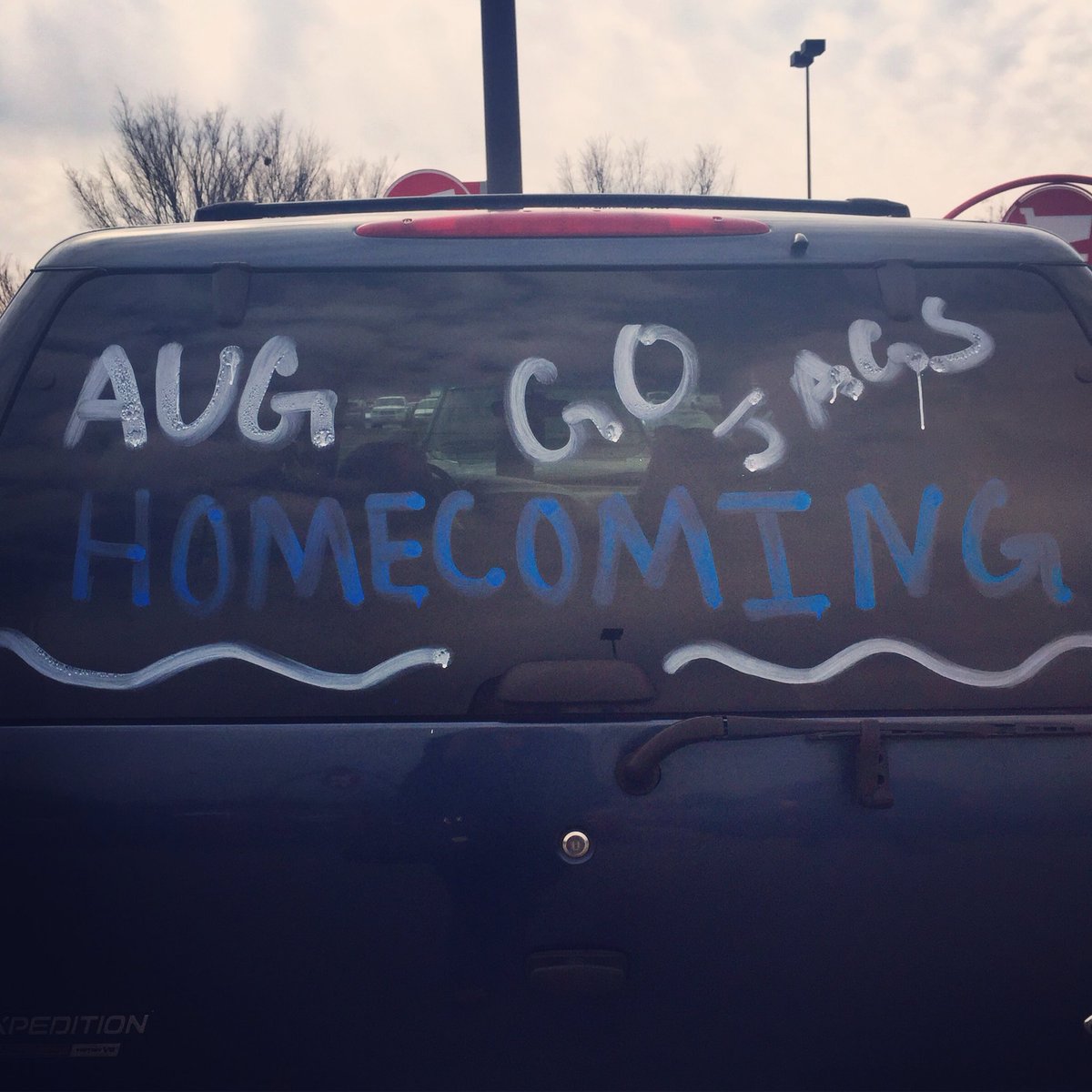 Now that's the spirit! #AUGHomecoming #GoJags