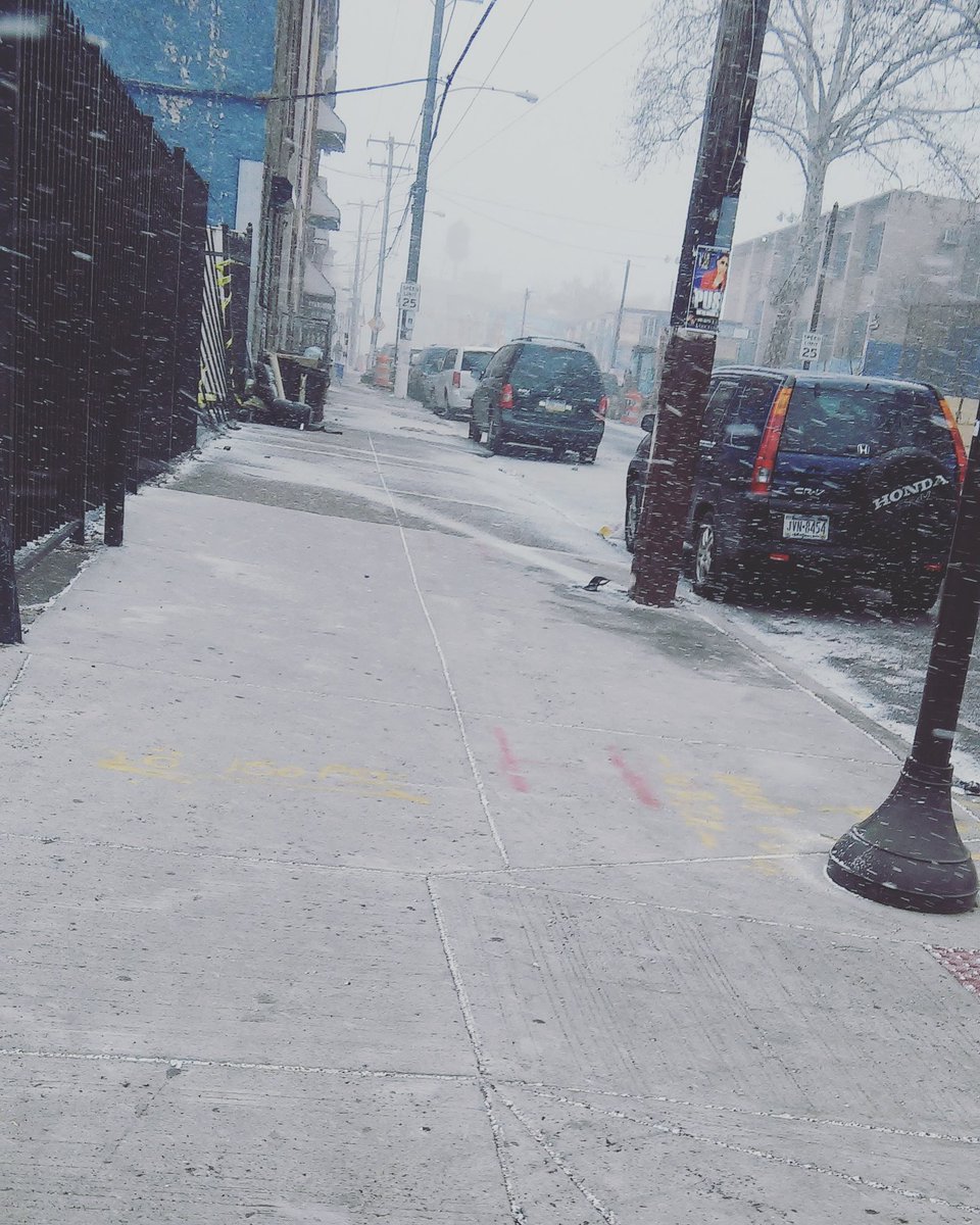 KpopAddicts2015's tweet photo. It's snowing (again) ❄ 
Good afternoon everyone ❤
#Snow #Cold #KpopAddicts https://t.co/zFdAa3mHKu