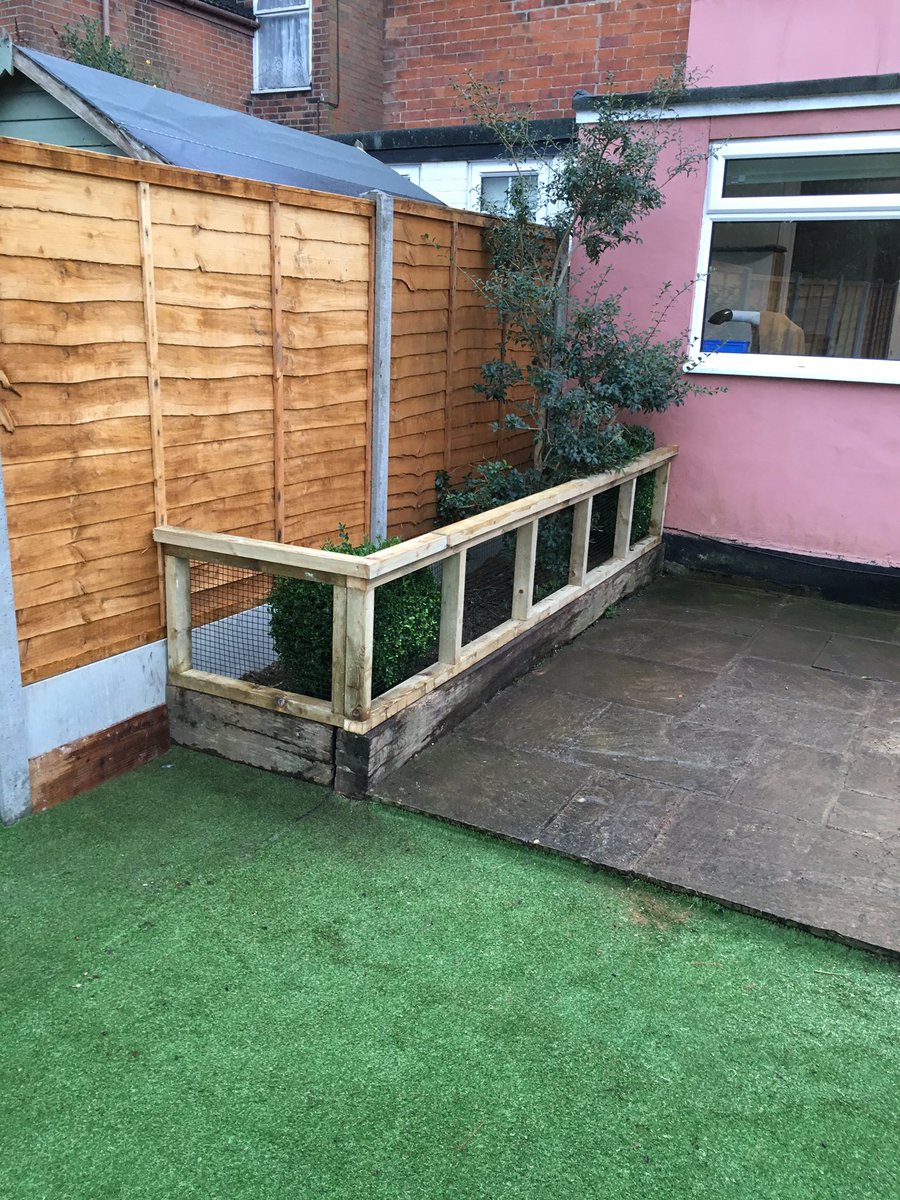 JSHProperty's tweet photo. Really enjoyed building this little fence today! #jshpropertysolutions #carpentry #fence https://t.co/46zvJcdnKo