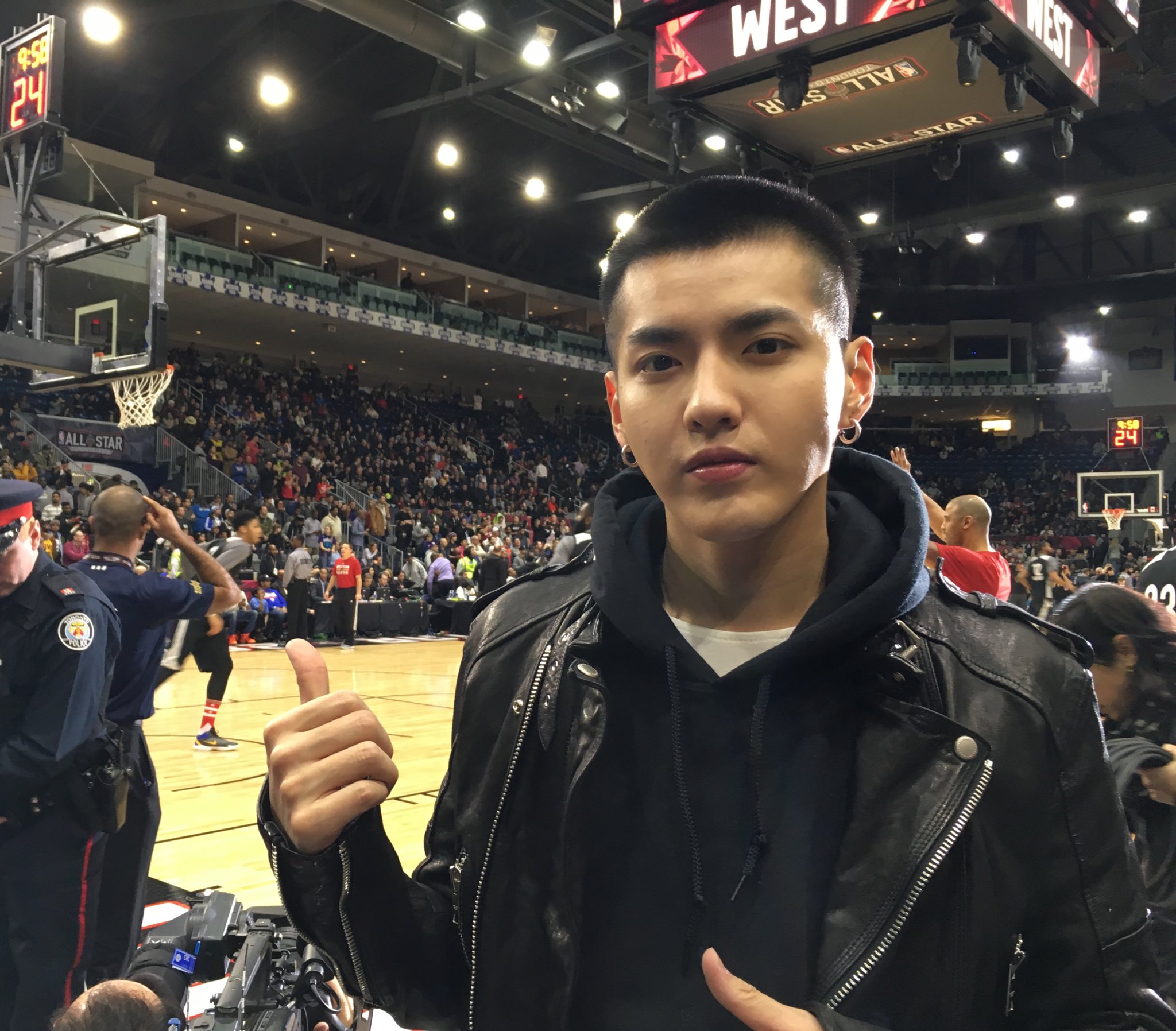 Pop singer Kris Wu attends 2016 NBA All-Star Celebrity Game(2/7