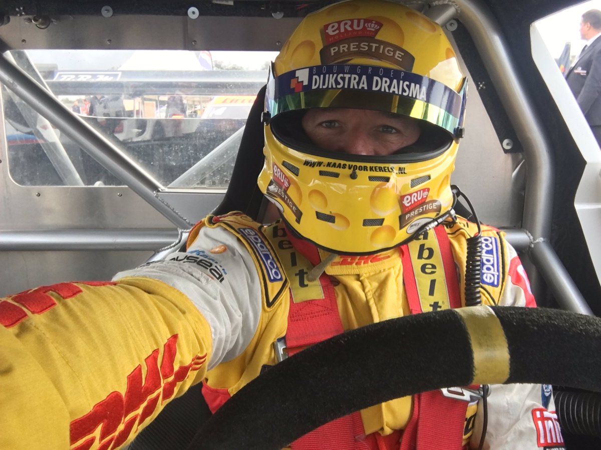 Driving #midjet cars demo race 🇲🇦 #morocco #rabat with 🇲🇦 hero and #wtcc driver @mehdibennani_25 😜😜 #marrakech race