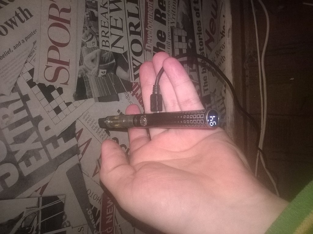 Paardodu elektrisko cigareti. 30eiro mazlietota. Paulsaar f1. Liidzi koils un skjidruminjsh Jaunas cena 48eiro