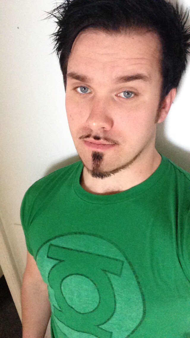 SplaineBoy's tweet photo. Ready for @deadpoolmovie tonight 
@VancityReynolds  
#Deadpool #deadlantern #greenpool https://t.co/iuuzAfcvCZ
