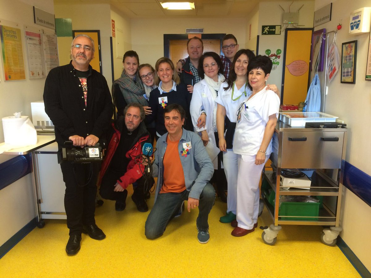 sonriendoSPG's tweet photo. Sonriendo Se Puede Ganar con Canal Sur y nuestro equipo de la 7° del Materno Infantil. https://t.co/hoHsSAvVzm