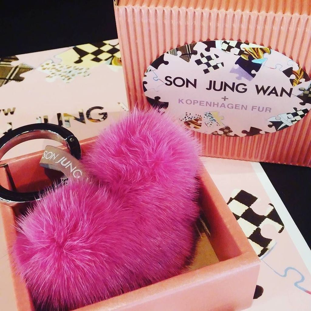 DHI_Inc's tweet photo. #FrontRowSwag Honestly, it doesn't get any cuter than this... #SonJungWan #nyfw #nyc #kopenhagenfur #FrontRow #fash⦠https://t.co/jKYv1amfra