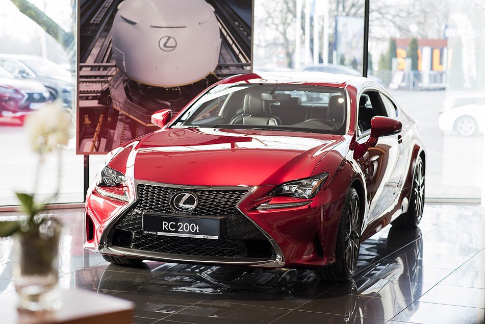 Lexus Warszawa-Wola tweet media