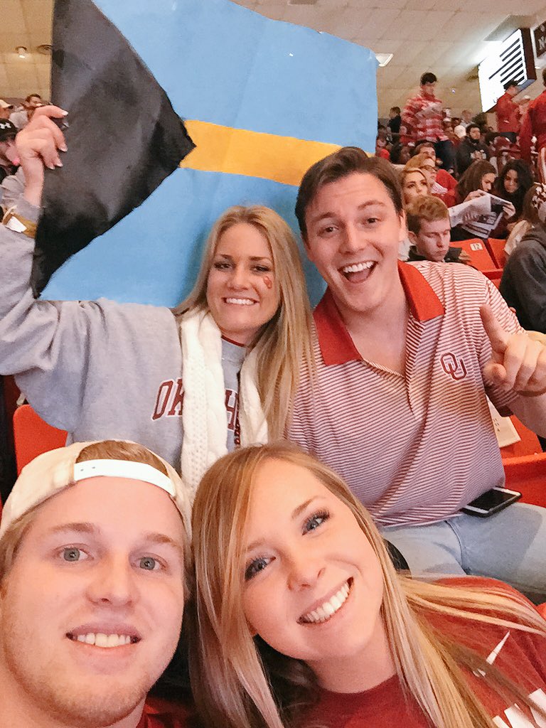 BaddBlondeMeg's tweet photo. Buddy Love Bahamas Love #takeNOTICE @OU_MBBall @buddyhield https://t.co/g1gGI7bGKg