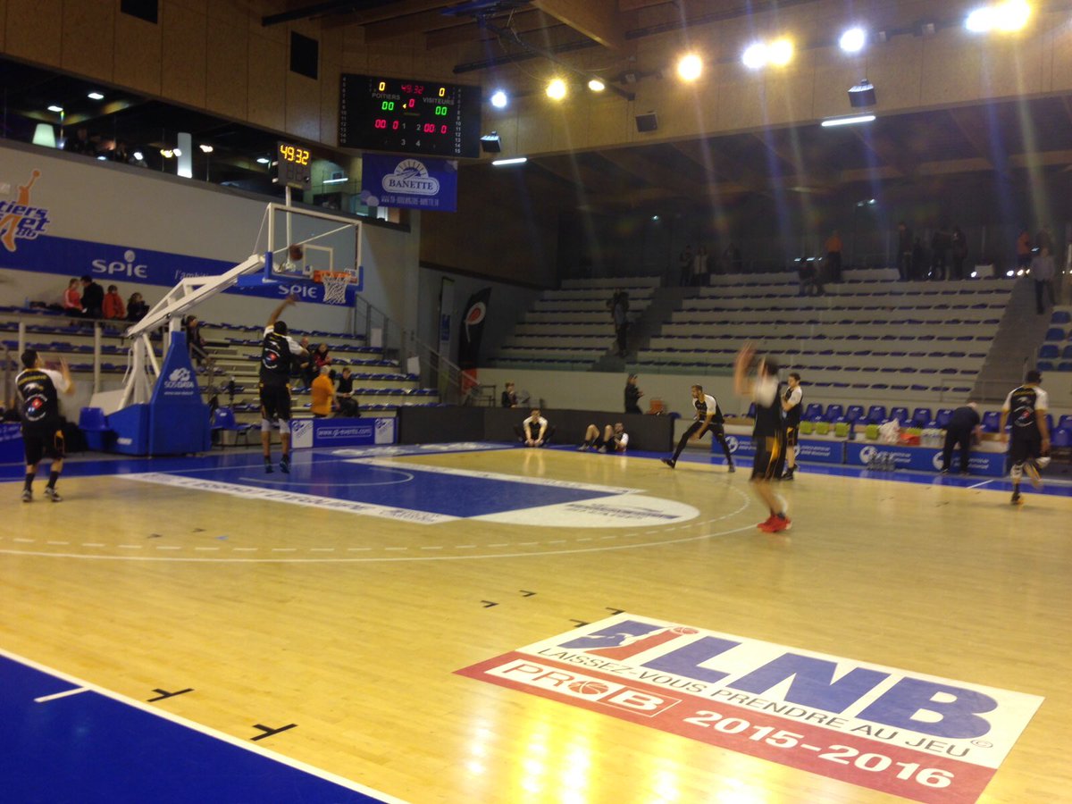 SOM_Boulogne's tweet photo. Match dans 45min ! #GoSOMB #LNB #ProB https://t.co/bpjUCodqJv