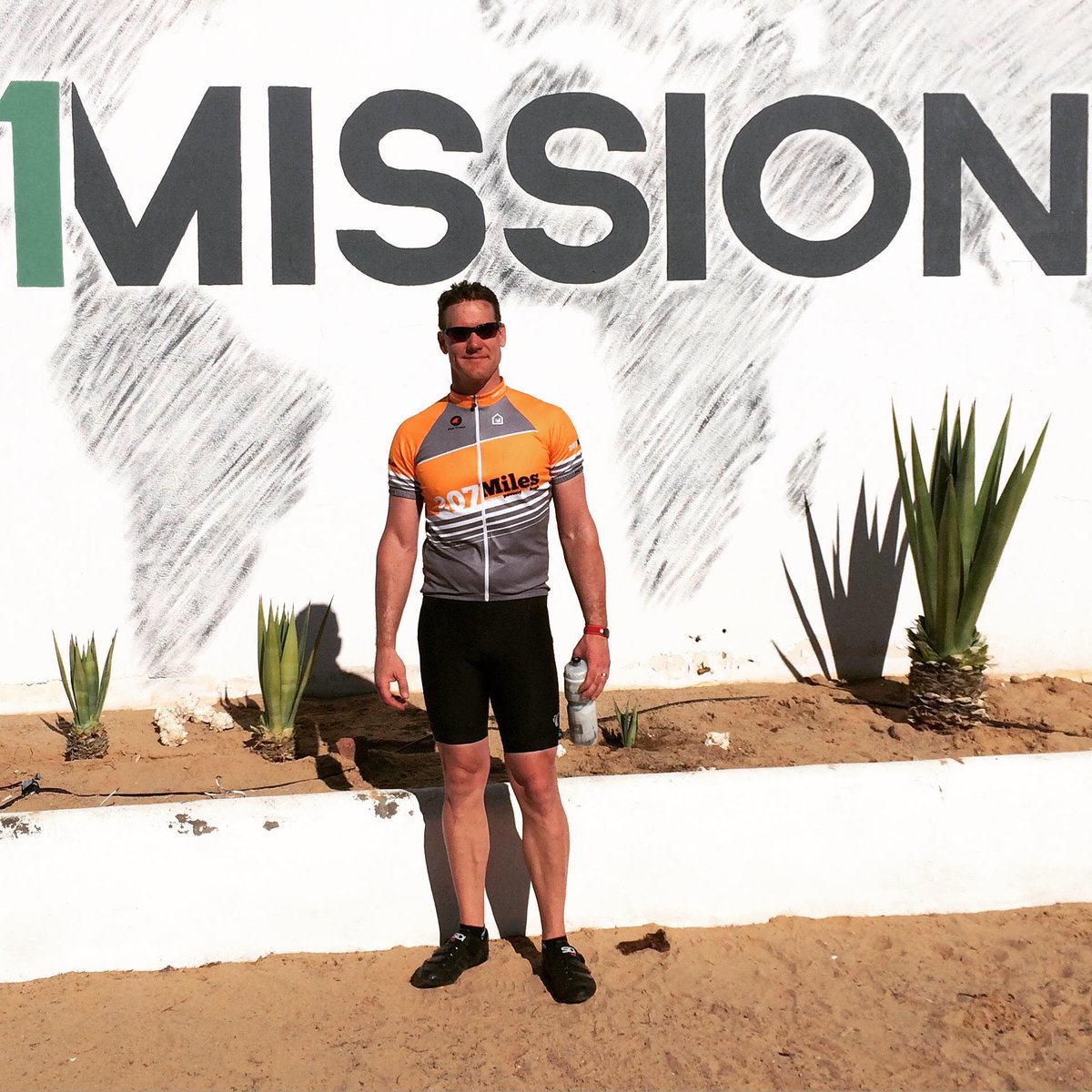 1MISSIONorg's tweet photo. This #ShoutoutSaturday is a special 207Miles edition! Dennis Sorensen has raised over $9,000 with his campaign! https://t.co/PpufVlqSes