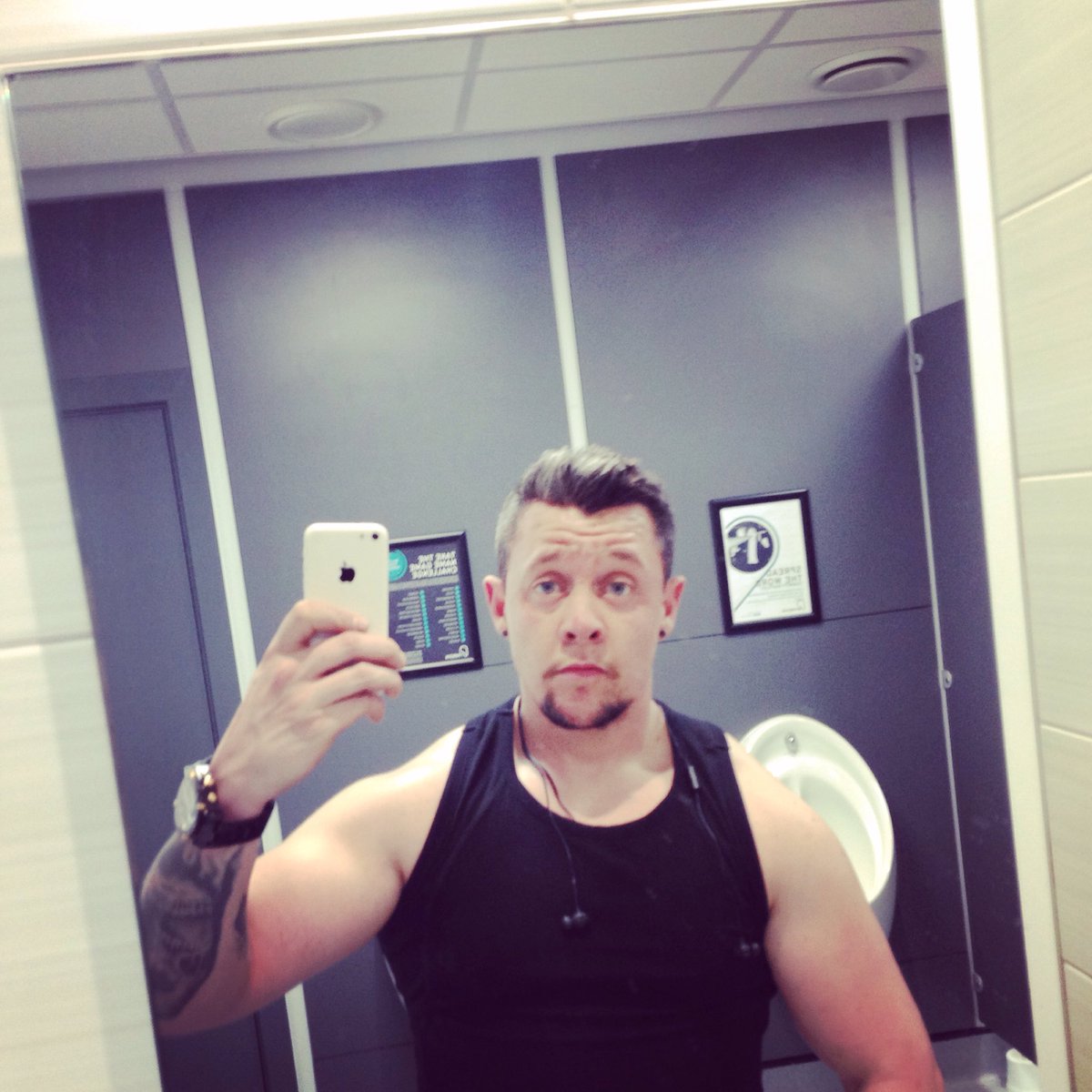 MikeMotivateMe's tweet photo. @PureGym toilet selfie after my #workout. #fitness #fit #fitspo #fitfam #dedicated #muscle #gym #selfie #weights https://t.co/O0LnWbPabY