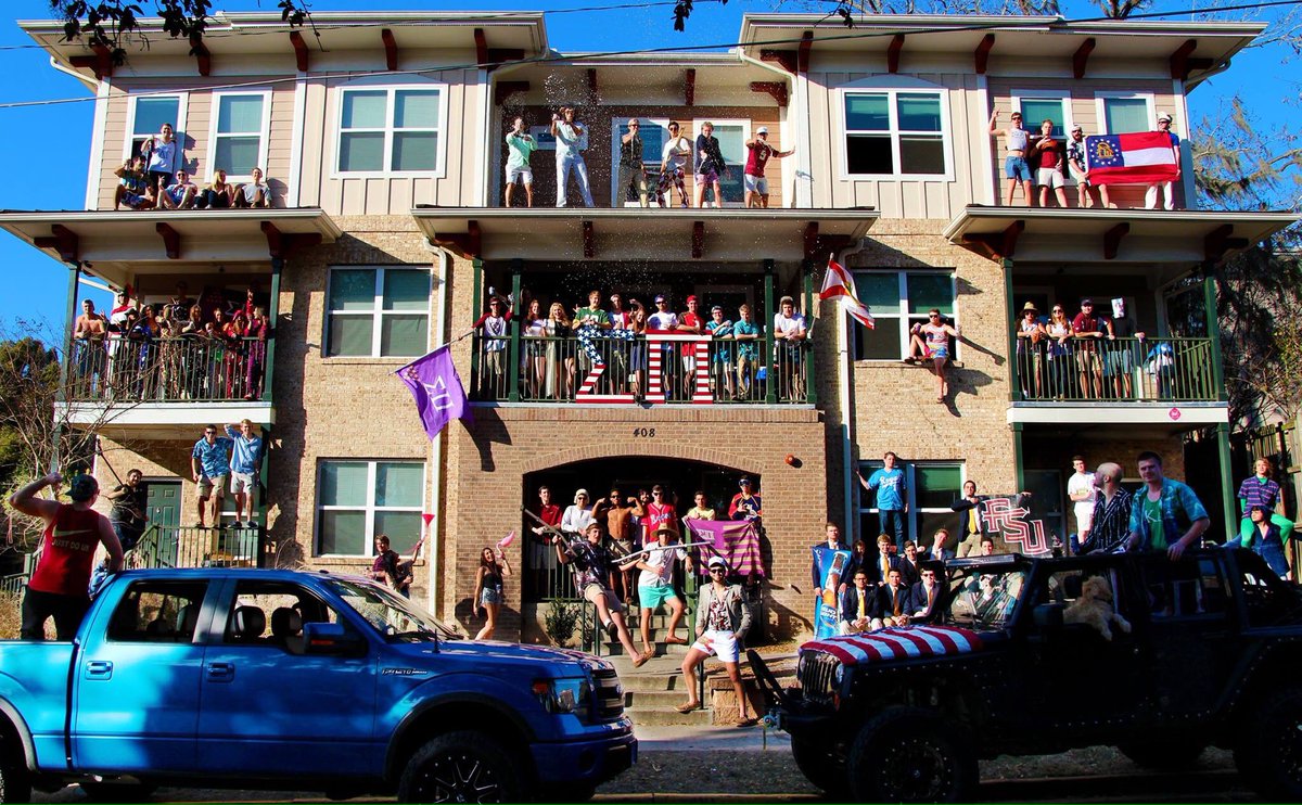 SigmaPiFSU's tweet photo. Annual brotherhood picture https://t.co/BcJlxHfqii