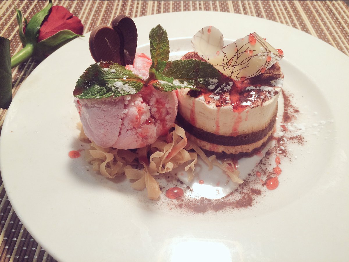 thebeaconhotel's tweet photo. Roses are red, violets are blue
Come to the beacon,
we've delicious desserts for you ❤️ #BeaconHotel #Valentines https://t.co/aaaz9O8SGy