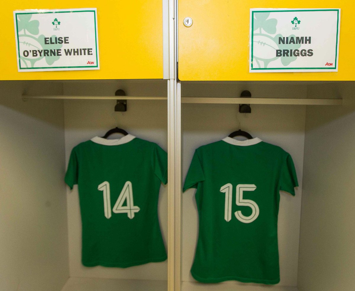 IrishRugby's tweet photo. The changing rooms are all set for the girls in green. #COYGIG #ShoulderToShoulder https://t.co/KC6cm9KMdL