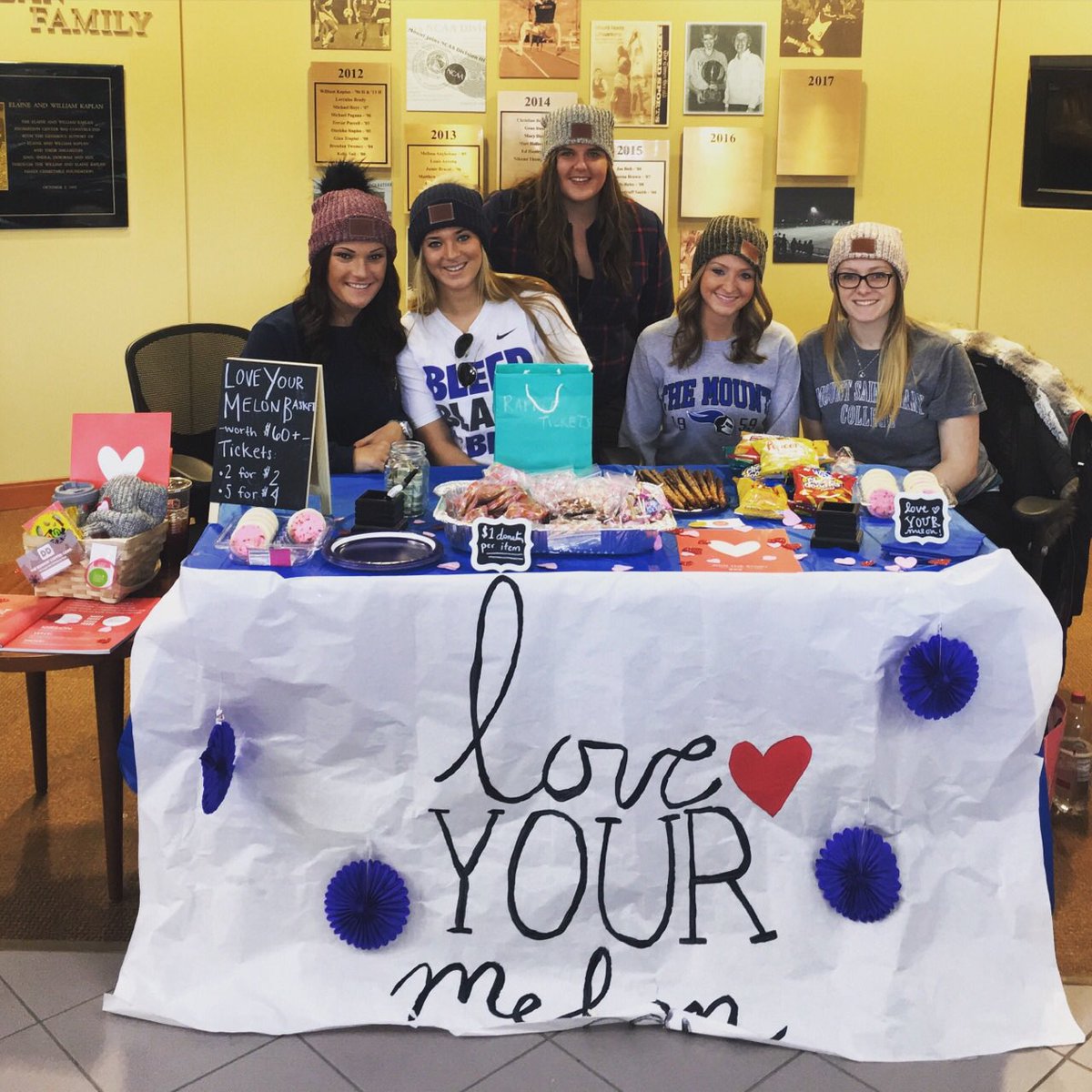 msmcLYMcrew's tweet photo. Stop by Kaplan for some last minute baked goods ❤️🍉 #msmclym @LoveYourMelon https://t.co/uuOUdCBkBz