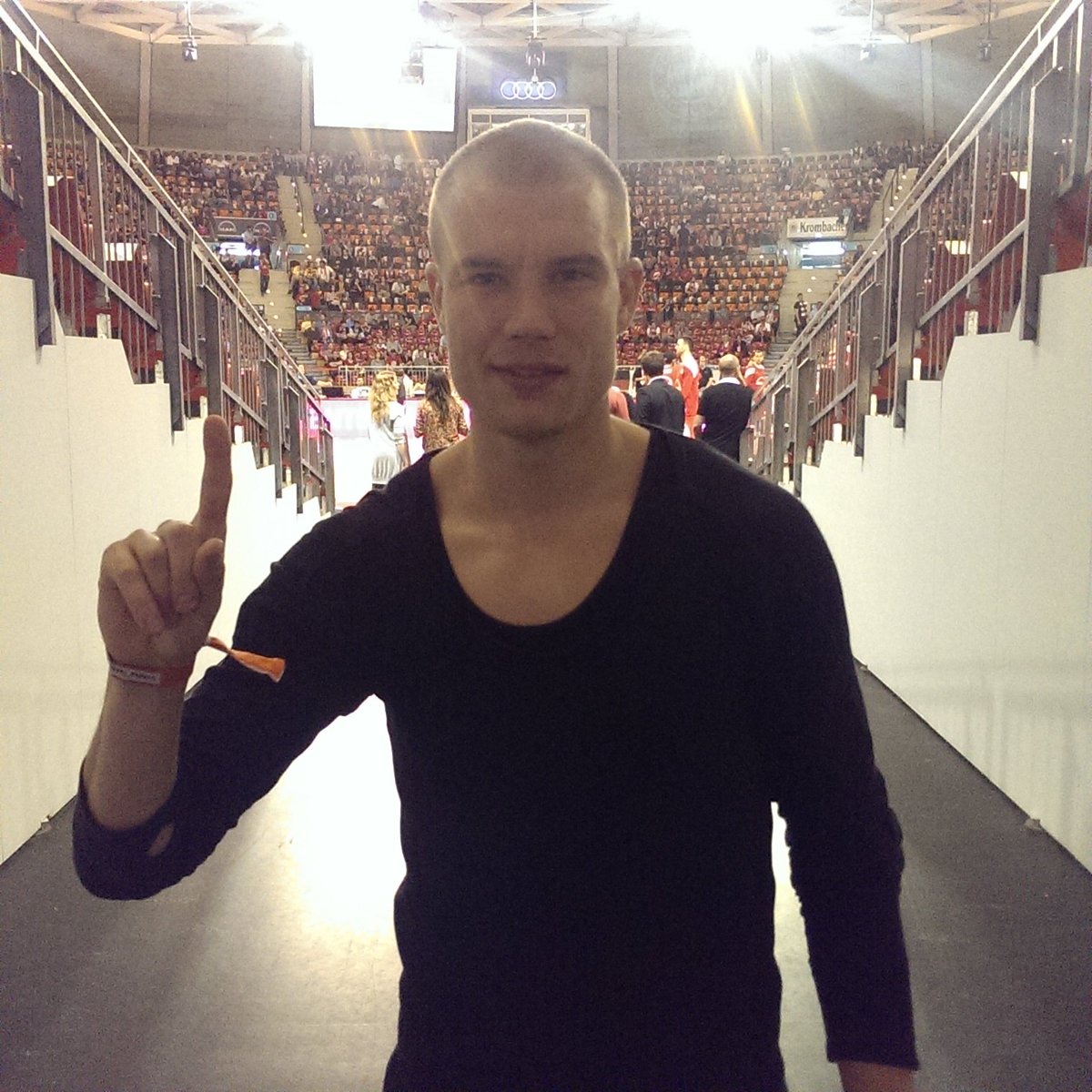 FCBBasketball's tweet photo. Unfassbar!!! :-( Aber Kopf hoch, Holger @Badstuber! #immerweiter #comebackstrongeragain! Du schaffst es wieder! https://t.co/JYwDQQqf0m