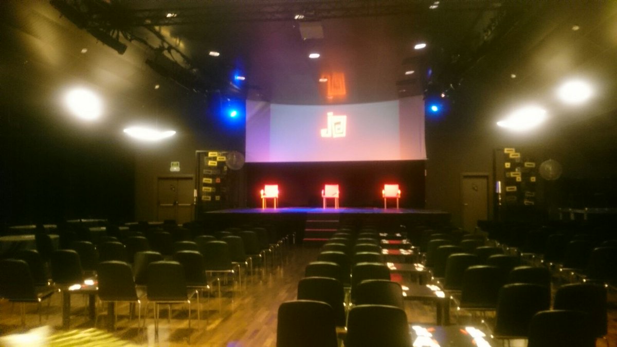 En un rato dará comienzo el espectáculing en el <a href="/teatrocampos/">Teatro Campos Bilbao</a> de #Bilbao Yeahhh :D #JammingOnTour #JammingShow