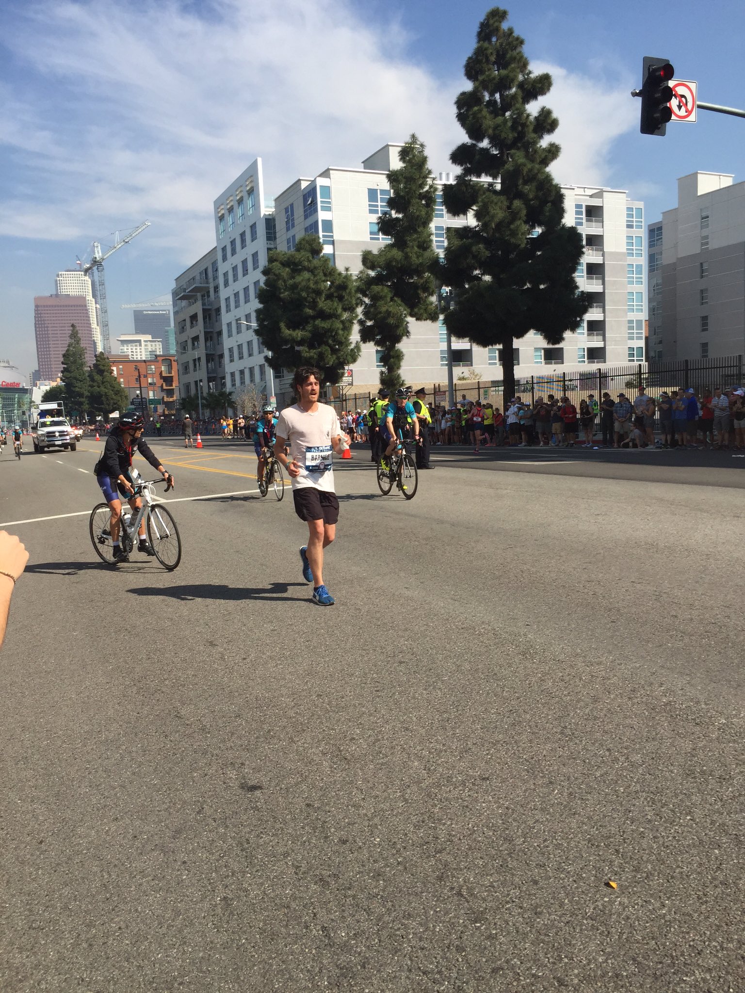 CbHnLrCUUAAMA4D.jpg:large