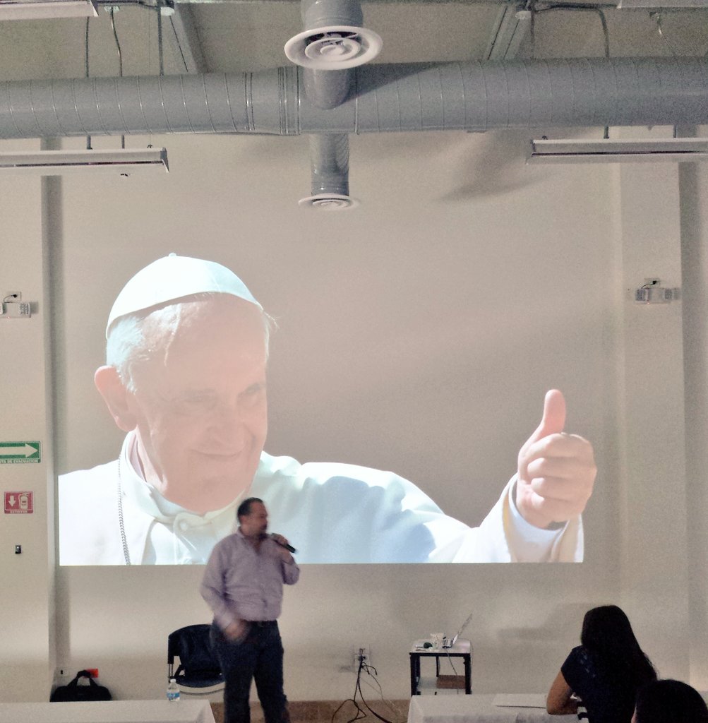 fer_sonora's tweet photo. #FERTalks "Ningún cambio ha venido desde el Status Quo / Sé disruptivo para mejorar el mundo" - aseveró @manueldr https://t.co/klOk31hqJN