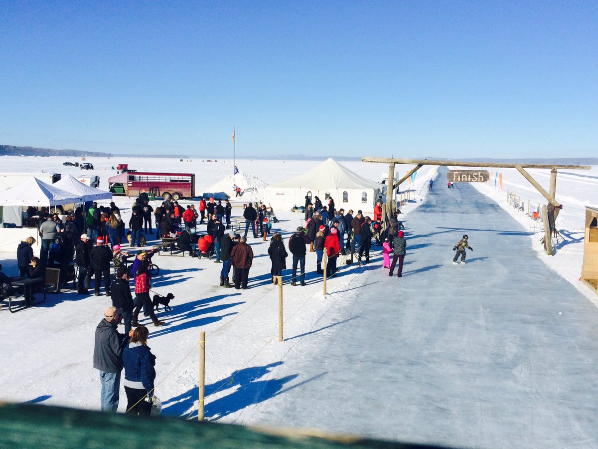 RMHevents's tweet photo. It's a beautiful, sunny day for @FSSMA_skating! Stop by the hot dog tent and make a donation to support our families https://t.co/fkvdh9VsDW