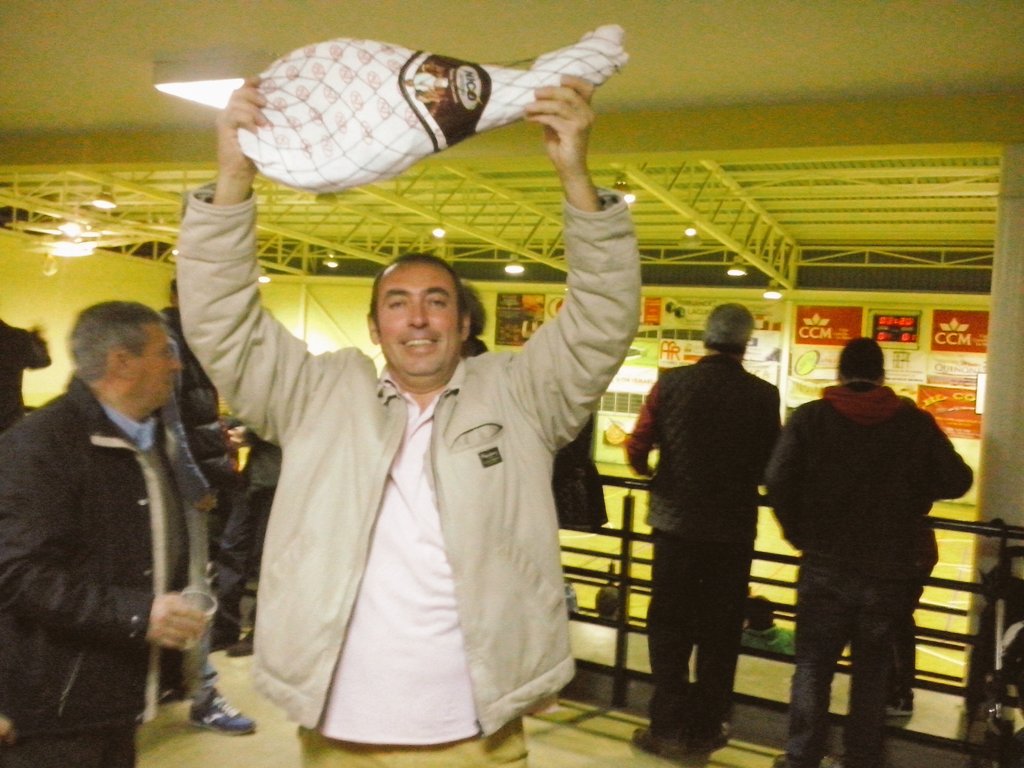 Daniel Copado ganador del sorteo del Jamón. Con el número 1.
Enhorabuena.