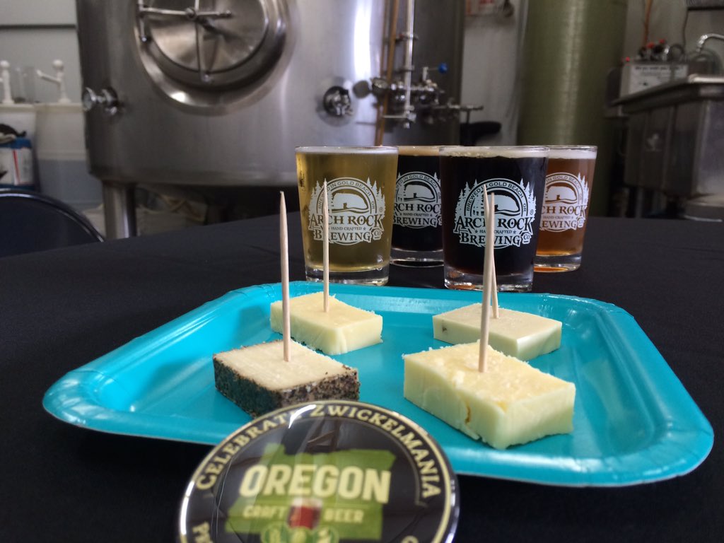 #zwickel16 #ArchRockBrewing #craftbeer <a href="/facerockcheese/">Face Rock Creamery</a> we love cheese &amp; beer! #cheers