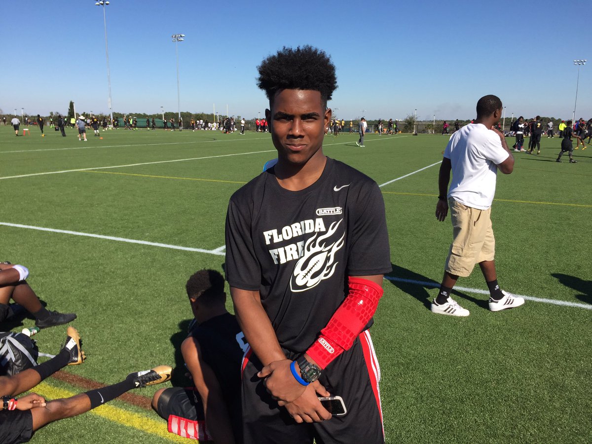 PLamRecruiting's tweet image. #Fire6 WR Elijah Moore     (@e_moore03) had 2 TDs, @jerryjeudy 1 in win over @SouthFLExpress Gold | @SSHighSchools