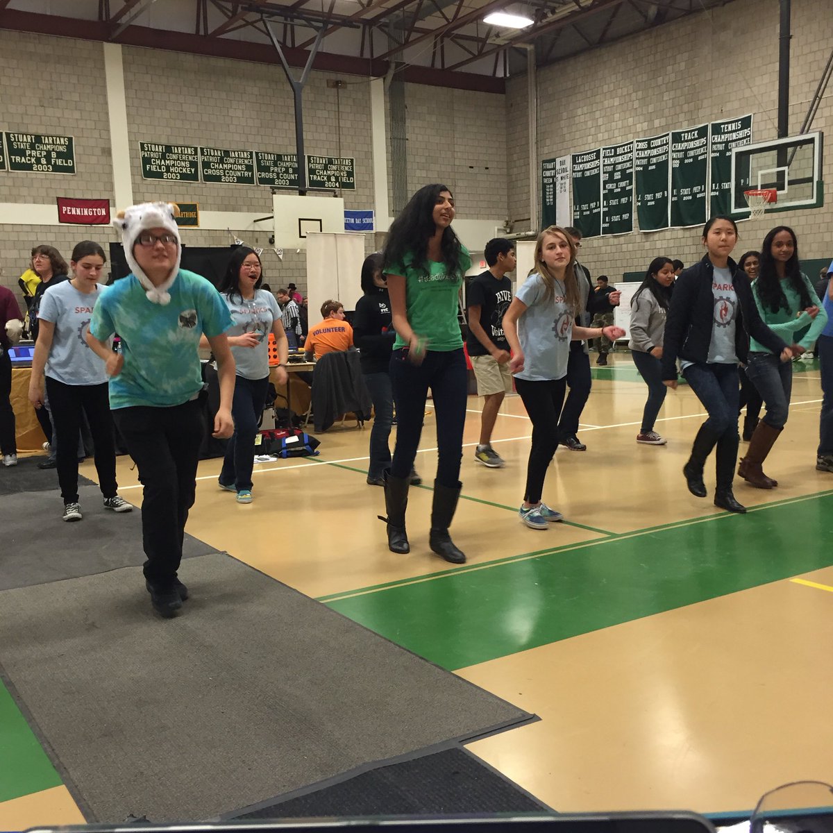 MsAre's tweet photo. Break it down #chachaslide @SparksRobotics @StuartCDSchool https://t.co/3Hmz0GwG5P