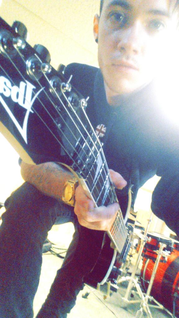 patrickkearney_'s tweet photo. Working on a new guitar solo for the EP
@SPTTmusic #SPTTARMY #SPTTFIGHTERS #LeadGuitarist https://t.co/2mDlkcEVM2