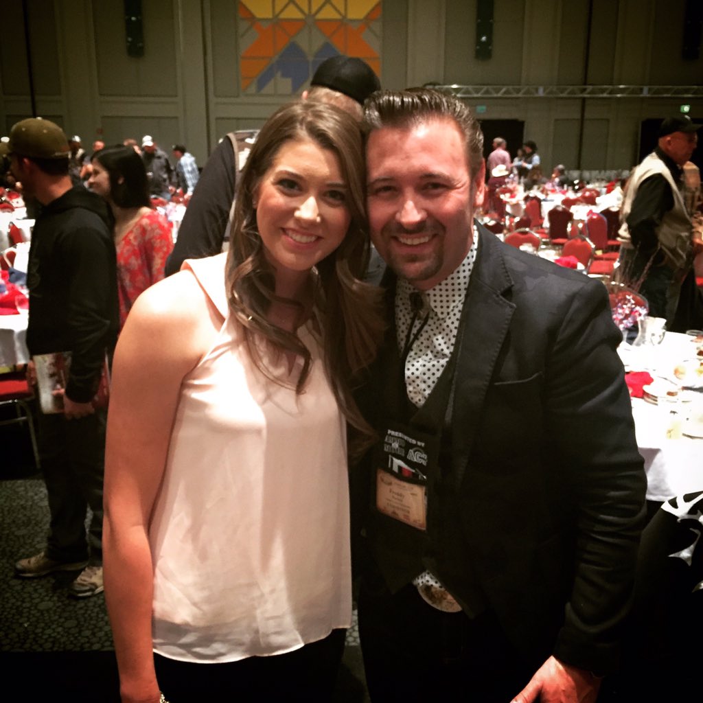 Reed_Kendall's tweet photo. The Hollywood Hunter himself!! It was so nice to meet you Freddy!! @FreddyHarteis #hollywoodhunter #whce2016 https://t.co/0SONoQT9SE