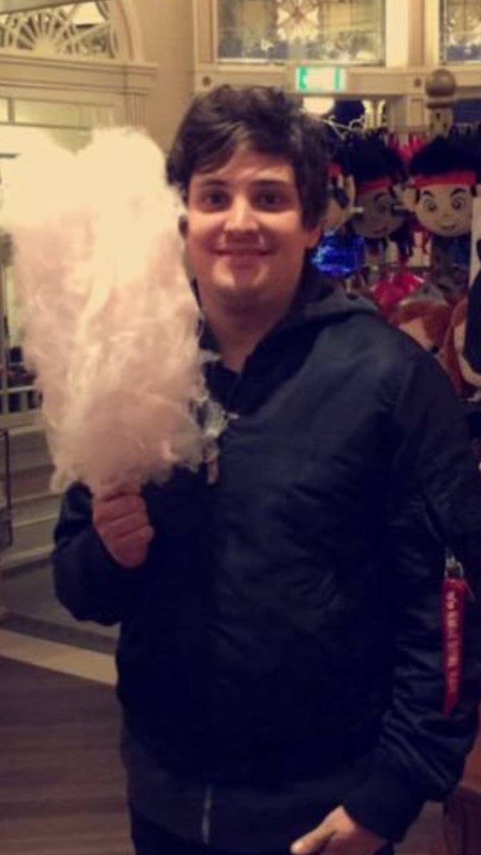TheRealLiont's tweet photo. Goldig, echt goldig der Kerl! 😄 https://t.co/FesiANH38S