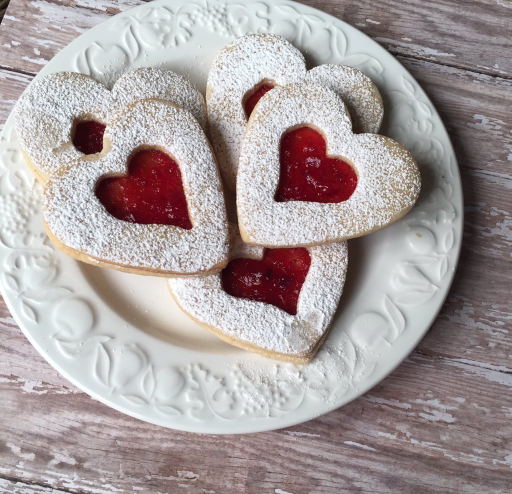 ascrumptiouslif's tweet photo. Happy Valentines Day!!
https://t.co/D0tZaevKp4 https://t.co/uma1uovSo5
