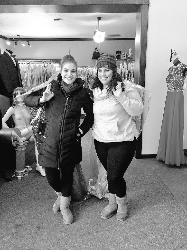 KimmyFenton01's tweet photo. we said yes to the dress! 🤗 #prom https://t.co/CdJGWewdx6
