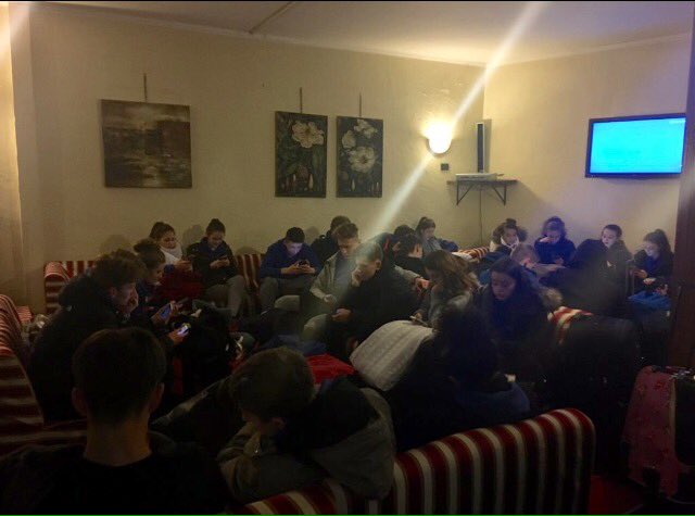 Barclay6thForm's tweet photo. @TheBarclaySch Ski Trip arrived safely... Spot the student not on their phone #whateverhappenedtochatting  😂 https://t.co/aZDTUwatRp