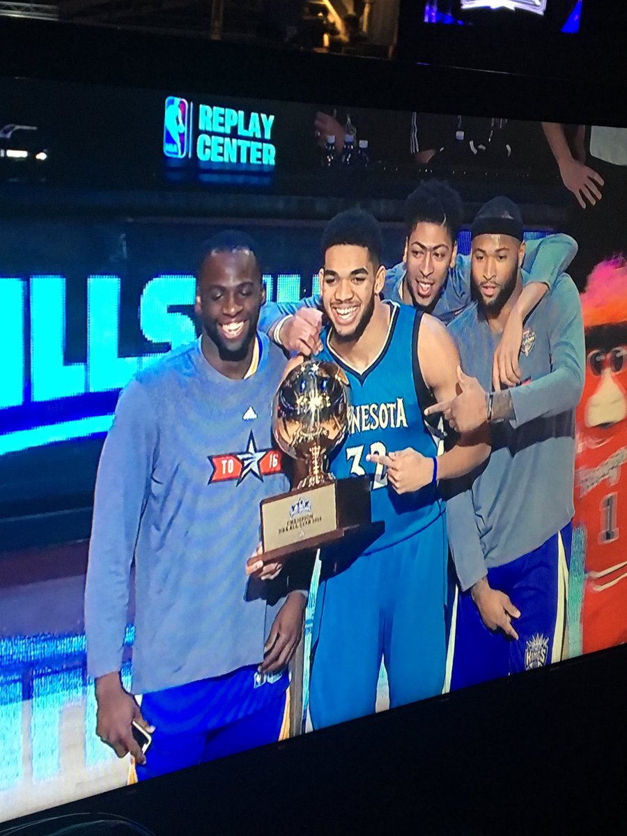vianaraujo's tweet photo. Dominicana arriba!! Towns se lleva la competencia de habilidades!! https://t.co/MrgDl4CM7s