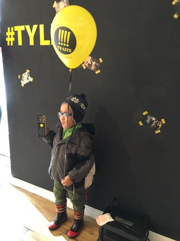 PilarScratch's tweet photo. #RiverMason supporting uncle @tytryone #tylite !!! He so wants one for his iPad https://t.co/rrzvsEv4bV