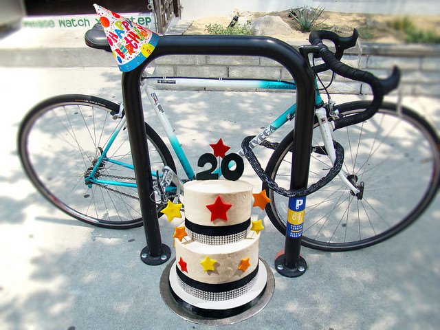 LADOTBikeProg's tweet photo. .@LADOTofficial Sidewalk Bike Parking Program turns 20! Read about program's history #bikeLA https://t.co/S7O6cqFXvA https://t.co/qewj8VNwwr