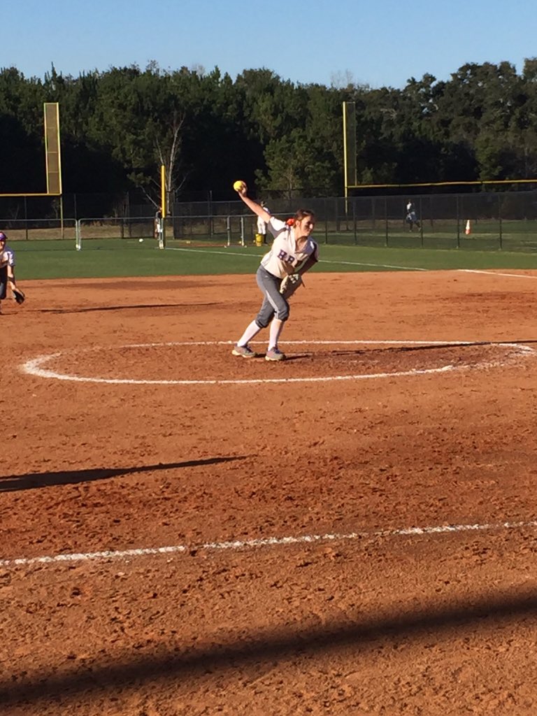 Could this day get any better? #sanddollarclassic <a href="/SamfordSB/">Samford Softball</a> @HBUSoftball