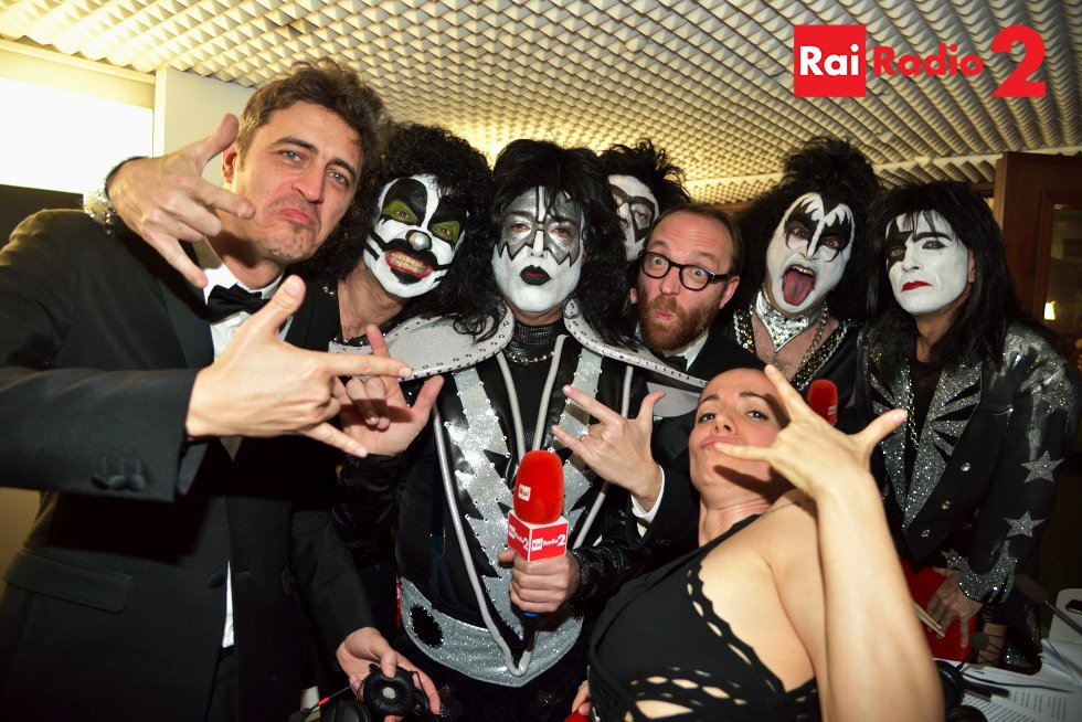 ROCK'N'ROLL!
"Pensate se durasse più giorni il Festival cosa ci potremmo inventare!" <a href="/eelst/">Egocentrici Esuli Lontani dal Social Tragicamente</a> 
#Sanremo2016