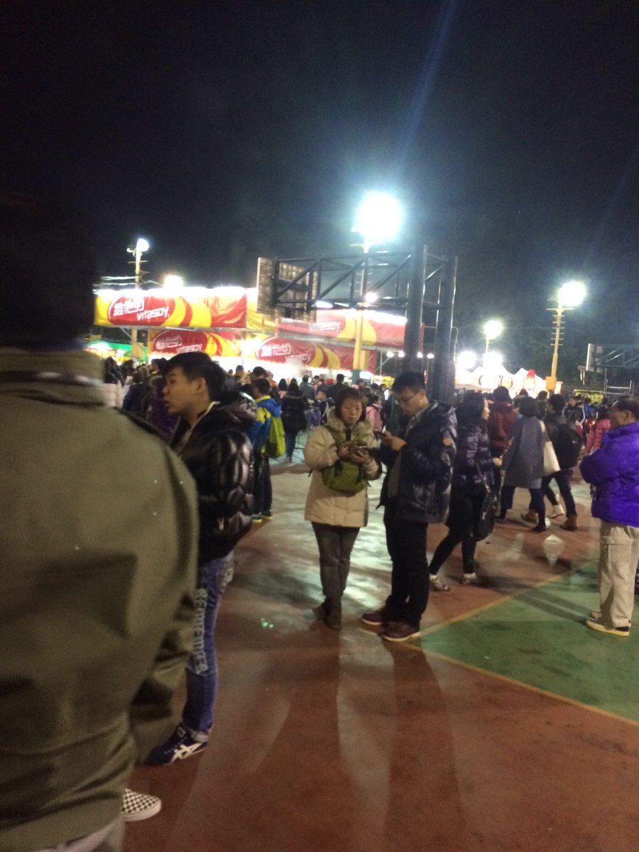 ronlaukw's tweet photo. People buy stuff and eat street food at Lunar New Year Fair to celebrate Chinese New Year festival.#CJCNY https://t.co/KVea04pY9L
