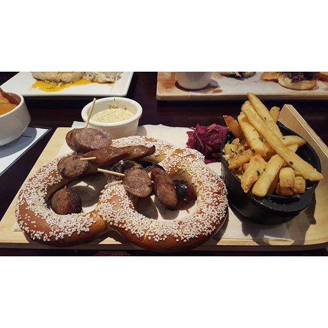 All your favorites. Because you shouldn't have to choose. #BrewersCombo