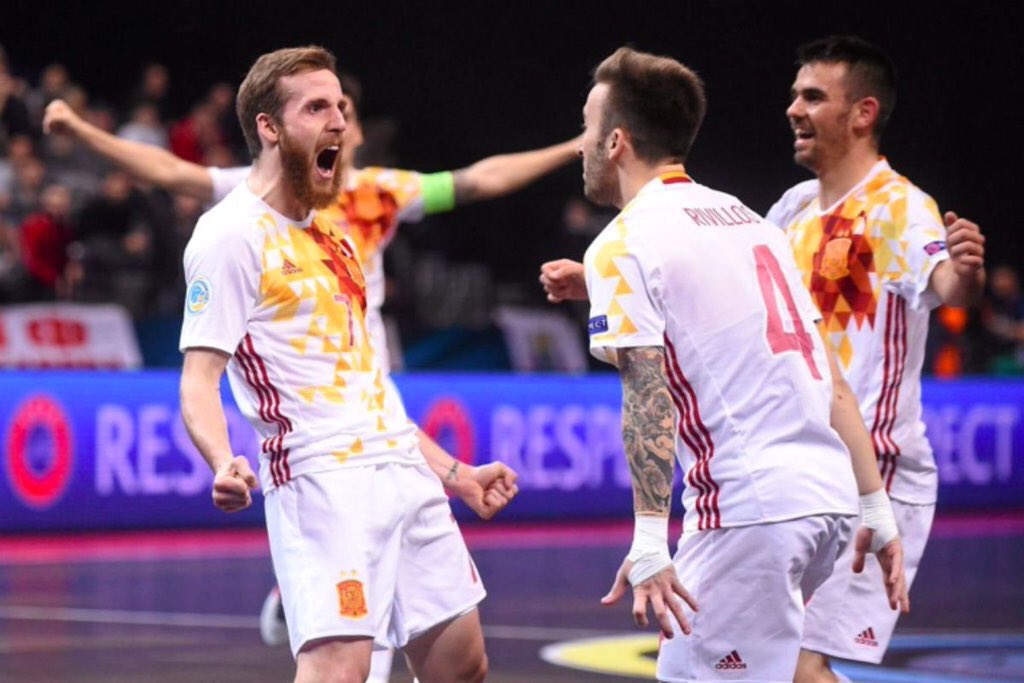 IkerCasillas's tweet photo. ¡¡Enhorabuena equipazo!! Campeones de Europa 👏🏼👏🏼 @SeFutbol #FutsalEURO https://t.co/nYCJd7lIfH