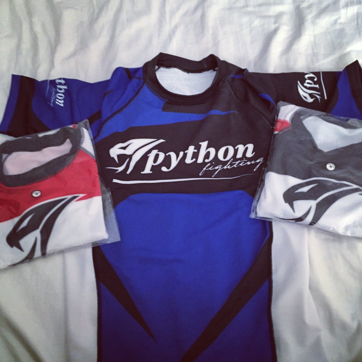 JDCmma_'s tweet photo. Thankyou to @pythonfighting for hooking me up! Can't wait to try them out!!! #SBG #Ireland #JDC4UFC #PythonFighting https://t.co/7MJH7e4tJK